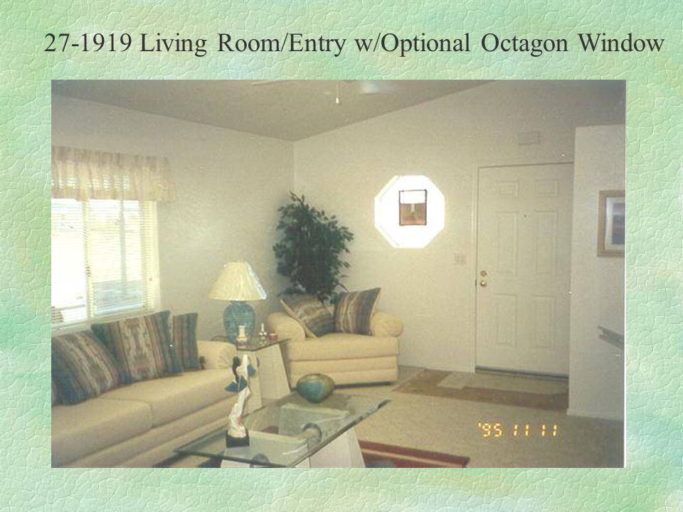 Living Room/Entry w/Optional Octagon Window