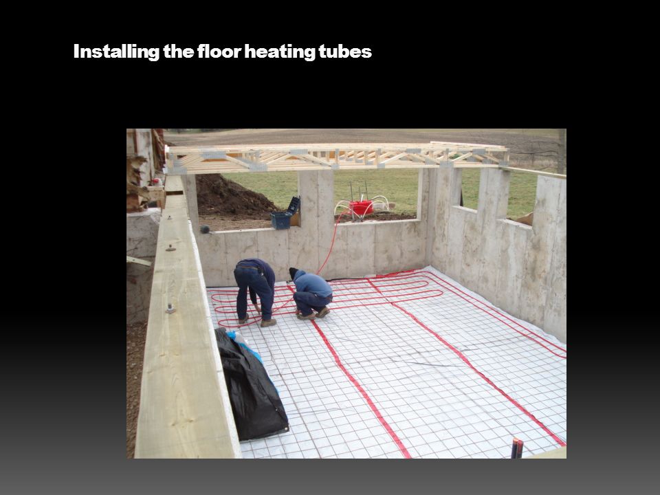 Installing the floor heating tubes