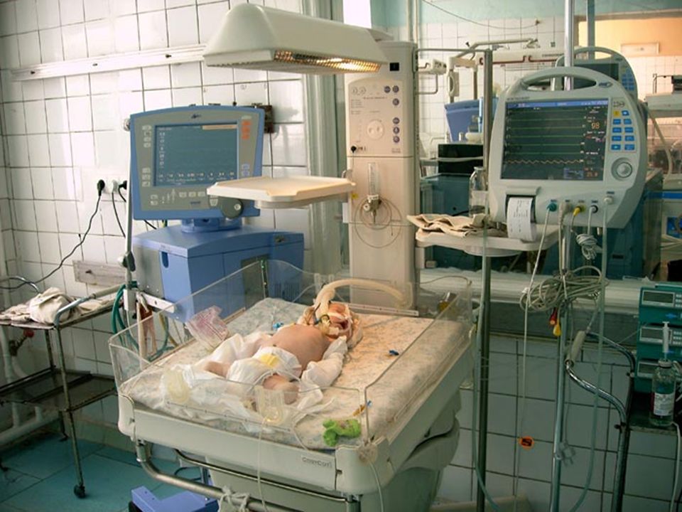 Детская реаниматология. Детская больница реанимация. Детское реанимационное отделение. Ребенок в больнице реанимации.