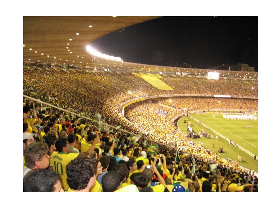 Сколько зрителей на стадионе. Стадион Маракана в Бразилии. Стадион «Маракана» в Рио-де-Жанейро, Бразилия.. Стадион Маракана трибуны. Маракана 2014.