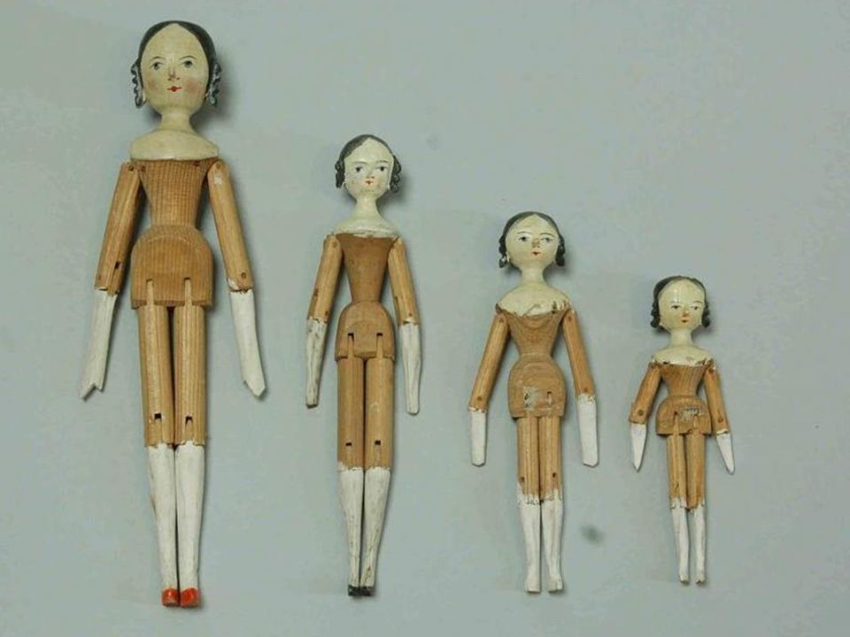 Деревянные куклы купить. Деревянная кукла. Деревянная шарнирная кукла. Антикварные деревянные куклы. Голландская деревянная кукла.