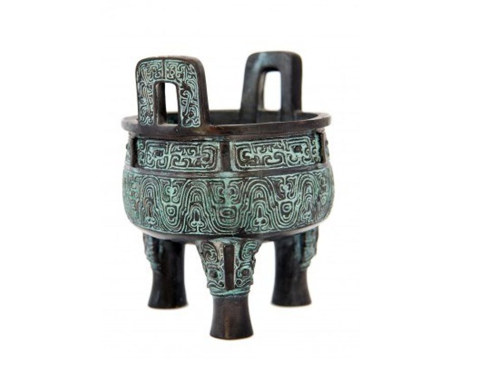 You will be making a box in the style of the Bronze Vessels. You will be using texture plates, carving and adding clay to... 