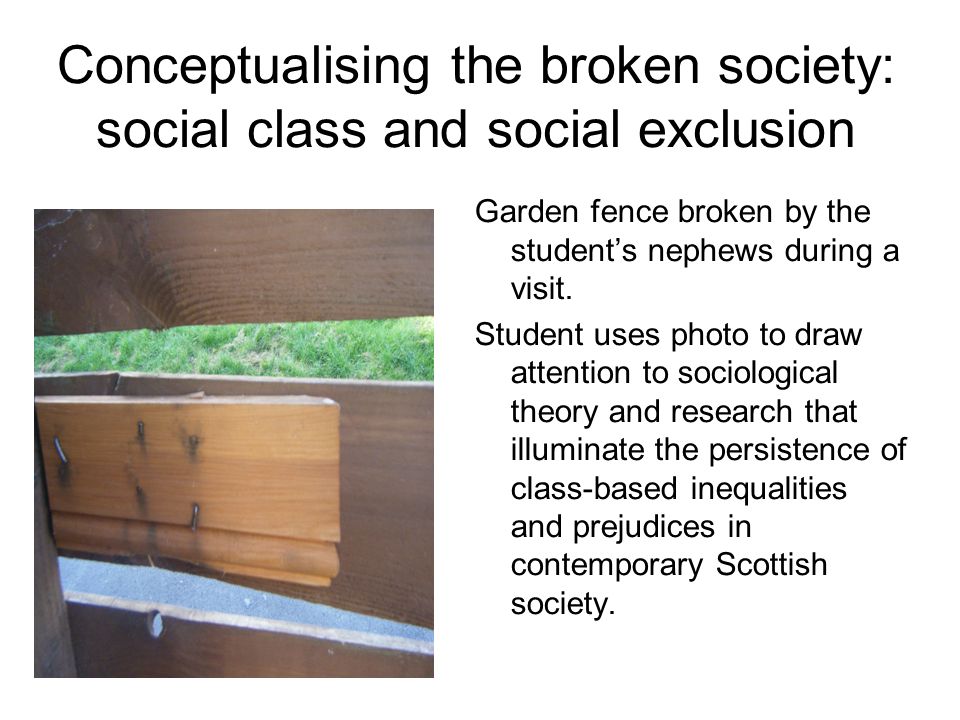 Example 2: Diversity and Society module 20-credit Sociology module Delivered in the community To students with widely varying educational backgrounds Majority of students continue in HE, FE or more community education Assessed by Photovoice project