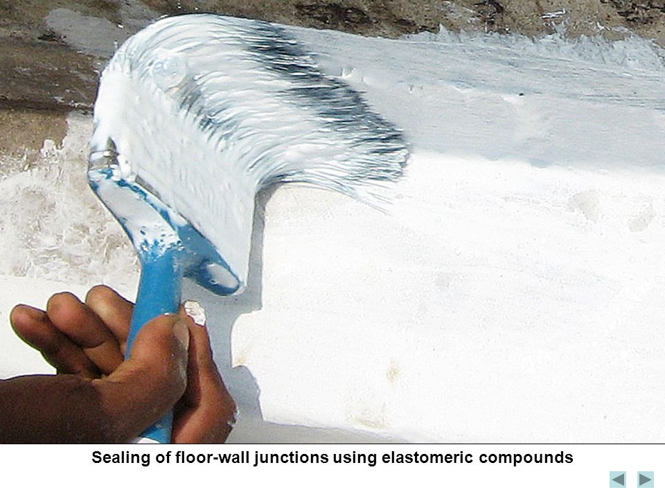 Sealing of floor-wall junctions using elastomeric compounds
